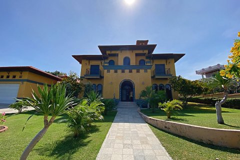 Villa in Hua Hin, Thailand 4 bedrooms № 168291 - photo 11