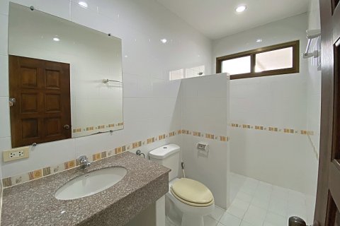 Villa in Hua Hin, Thailand 4 bedrooms № 168327 - photo 21