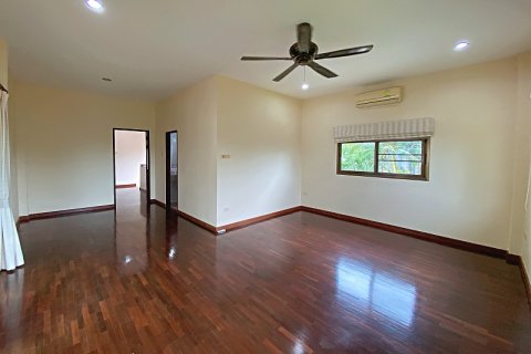 Villa in Hua Hin, Thailand 4 bedrooms № 168327 - photo 23