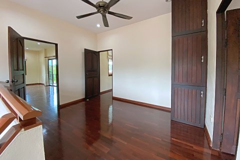 Villa in Hua Hin, Thailand 4 bedrooms № 168327 - photo 17
