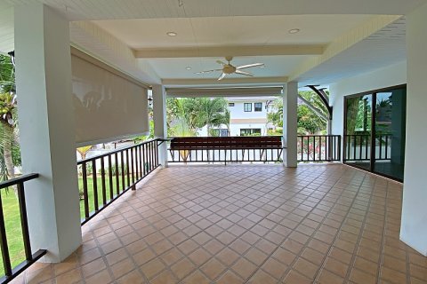 Villa in Hua Hin, Thailand 4 bedrooms № 168327 - photo 27