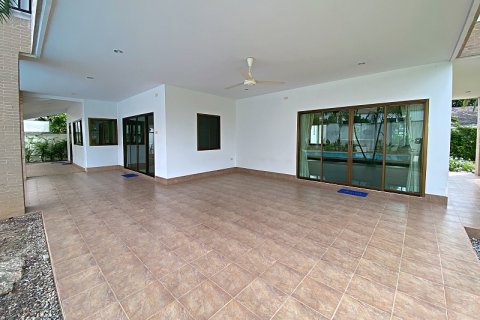 Villa in Hua Hin, Thailand 4 bedrooms № 168327 - photo 8