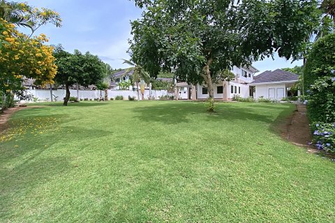 Villa in Hua Hin, Thailand 4 bedrooms № 168327 - photo 4