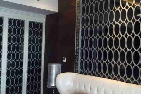 Condo in Thonburi, Bangkok, Thailand, 2 bedrooms  № 183108 - photo 5