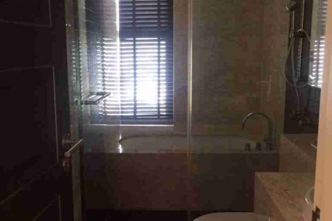 Condo in Thonburi, Bangkok, Thailand, 2 bedrooms  № 183108 - photo 4