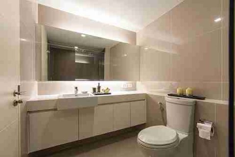 Condo in Bangkok, Thailand, 2 bedrooms  № 183110 - photo 18