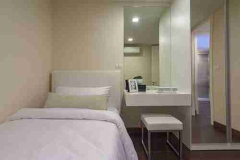 Condo in Bangkok, Thailand, 2 bedrooms  № 183110 - photo 17