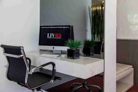 Condo in Bangkok, Thailand, 2 bedrooms  № 183110 - photo 9