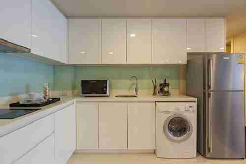 Condo in Bangkok, Thailand, 2 bedrooms  № 183110 - photo 11