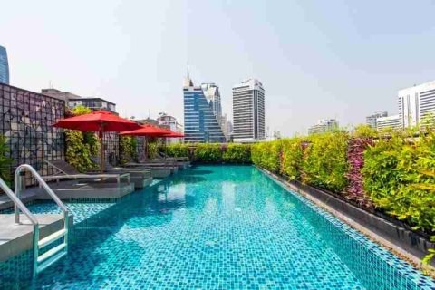 Condo in Bangkok, Thailand, 2 bedrooms  № 183110 - photo 2