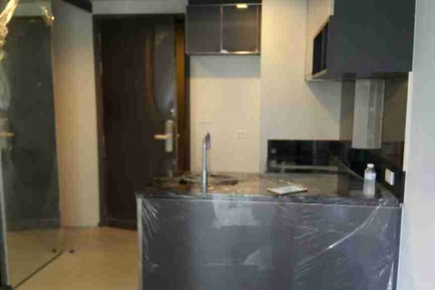 Condo in Thonburi, Bangkok, Thailand, 1 bedroom  № 183109 - photo 3