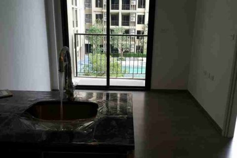 Condo in Thonburi, Bangkok, Thailand, 1 bedroom  № 183109 - photo 4