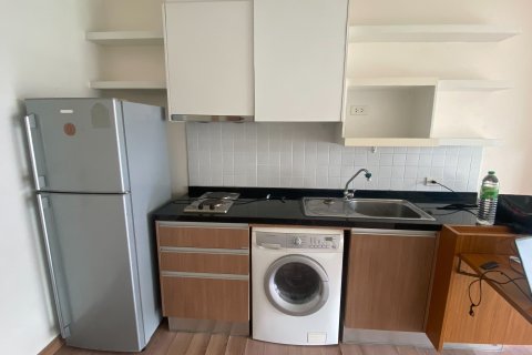 Studio in the Condo in Khlong Toei, Bangkok, Thailand  № 151225 - photo 2