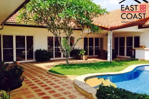House in Pattaya, Thailand 3 bedrooms № 212203