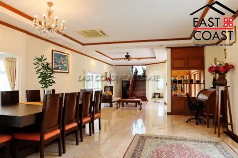 Casa de 5 dormitorios en Pattaya, Tailandia № 212205 - foto 7