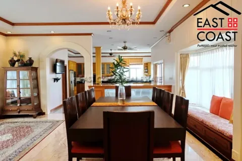 Casa de 5 dormitorios en Pattaya, Tailandia № 212205 - foto 6