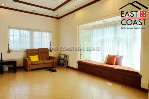 Casa de 5 dormitorios en Pattaya, Tailandia № 212205 - foto 14
