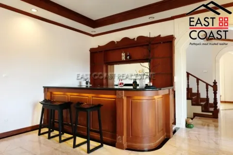 Casa de 5 dormitorios en Pattaya, Tailandia № 212204 - foto 18