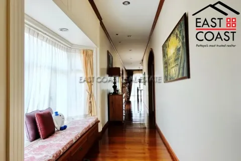 Casa de 5 dormitorios en Pattaya, Tailandia № 212204 - foto 30