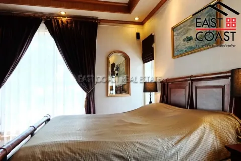 Casa de 5 dormitorios en Pattaya, Tailandia № 212204 - foto 26