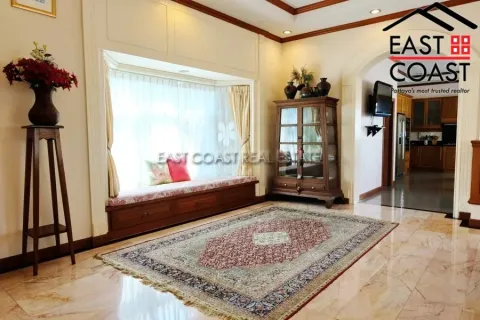 Casa de 5 dormitorios en Pattaya, Tailandia № 212204 - foto 5