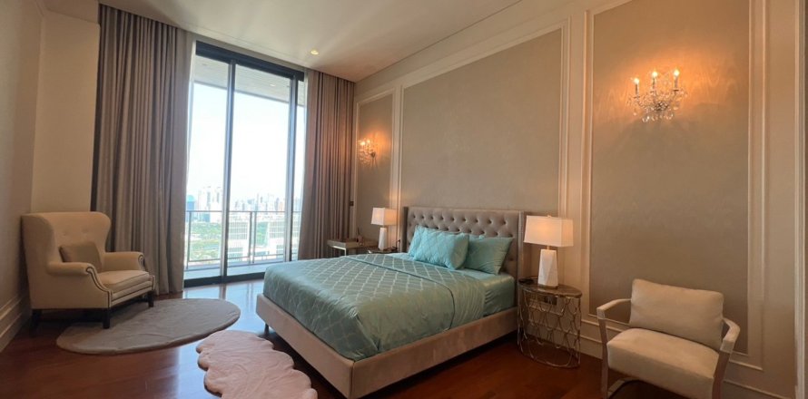 Condo à Pathum Wan, Bangkok, Thaïlande, 4 chambres  № 172544