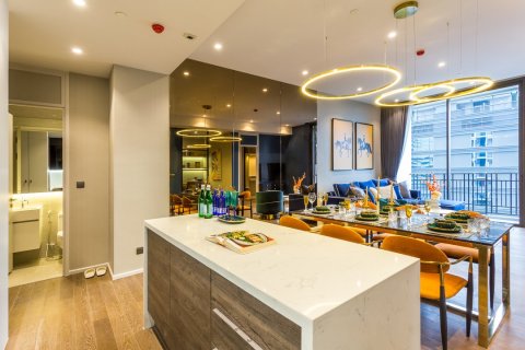 Condo à Pathum Wan, Bangkok, Thaïlande, 2 chambres  № 172540 - photo 3