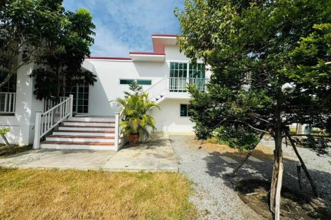 Villa in Hua Hin, Thailand 4 bedrooms № 152348 - photo 2