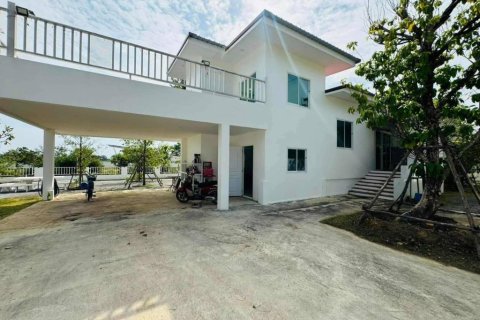 Villa in Hua Hin, Thailand 4 bedrooms № 152348 - photo 1