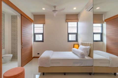 Maison à Bang Tao, Thaïlande 7 chambres № 174025 - photo 16