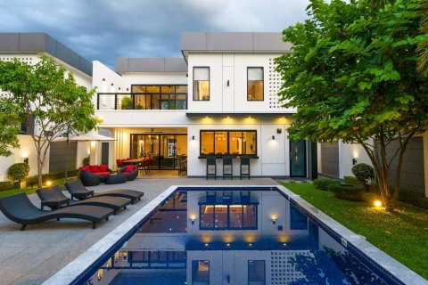 Вилла в Чиангмае, Таиланд с 4 спальнями  № 174076