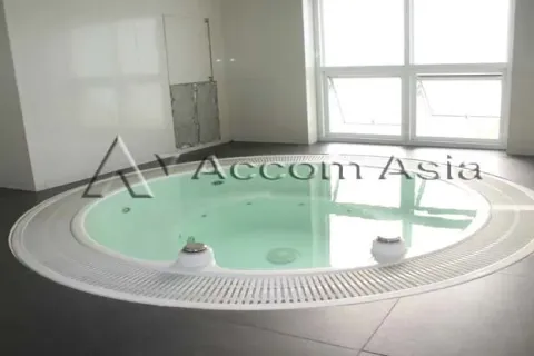 Condo in Khlong Toei, Bangkok, Thailand, 3 bedrooms  № 215286 - photo 26