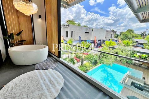 House in Pattaya, Thailand 5 bedrooms № 198329 - photo 12