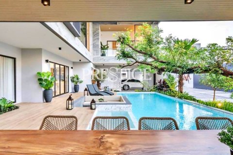 House in Pattaya, Thailand 5 bedrooms № 198329 - photo 23