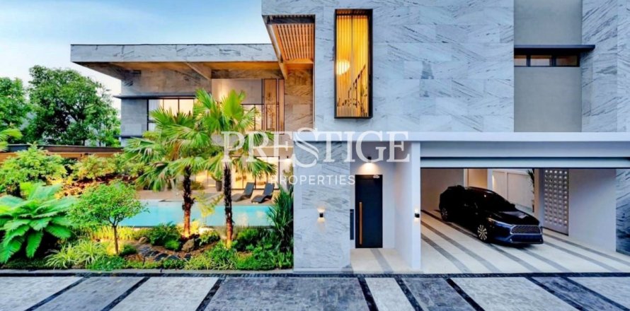 House in Pattaya, Thailand 5 bedrooms № 198329