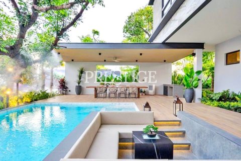 House in Pattaya, Thailand 5 bedrooms № 198329 - photo 22