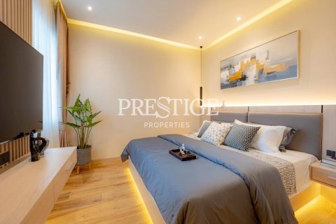 House in Pattaya, Thailand 5 bedrooms № 198329 - photo 19