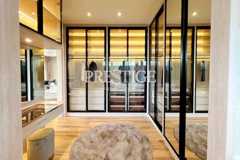 House in Pattaya, Thailand 5 bedrooms № 198329 - photo 17