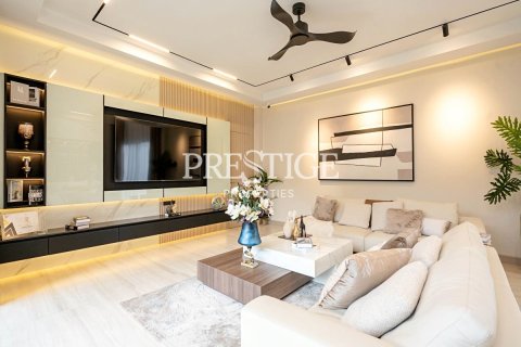 House in Pattaya, Thailand 5 bedrooms № 198329 - photo 3