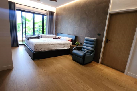 House in Bangkok, Thailand 5 bedrooms № 190288