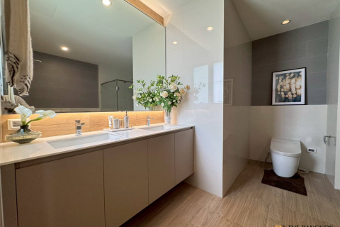 House in Bangkok, Thailand 4 bedrooms № 190290 - photo 5