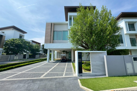 House in Bangkok, Thailand 4 bedrooms № 190290 - photo 6