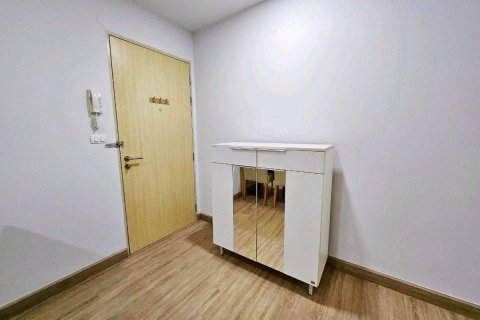 Studio dans le Condo à Huai Khwang, Bangkok, Thaïlande  № 135419 - photo 12