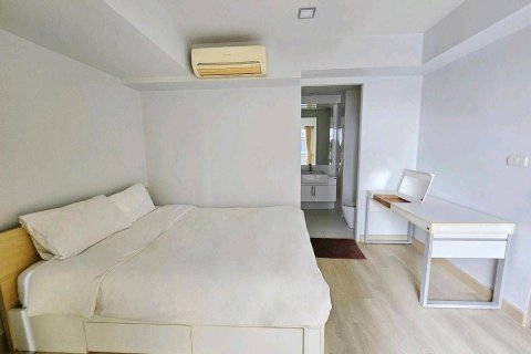 Studio dans le Condo à Huai Khwang, Bangkok, Thaïlande  № 135419 - photo 5