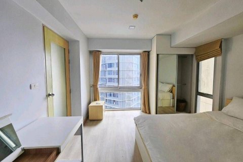 Studio dans le Condo à Huai Khwang, Bangkok, Thaïlande  № 135419 - photo 4