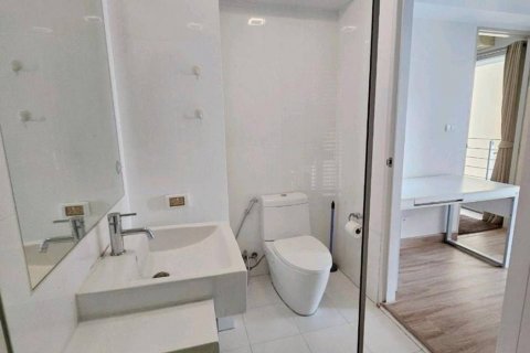 Studio dans le Condo à Huai Khwang, Bangkok, Thaïlande  № 135419 - photo 7