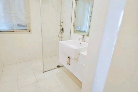 Studio dans le Condo à Huai Khwang, Bangkok, Thaïlande  № 135419 - photo 8