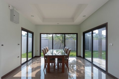 House in Bangkok, Thailand 3 bedrooms № 157588 - photo 18