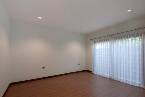 House in Bangkok, Thailand 3 bedrooms № 157588 - photo 13