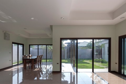House in Bangkok, Thailand 3 bedrooms № 157588 - photo 12